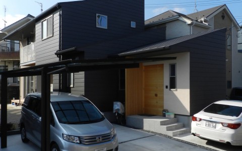 ≪岩国市≫ガルバリウムの外壁を使ったシンプルモダンの家