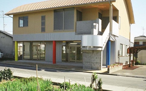 ≪岩国市≫Rの屋根が特徴の混構造の住居兼用建物