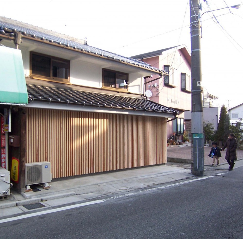 旧街道沿いに建つ古民家をリノベーション