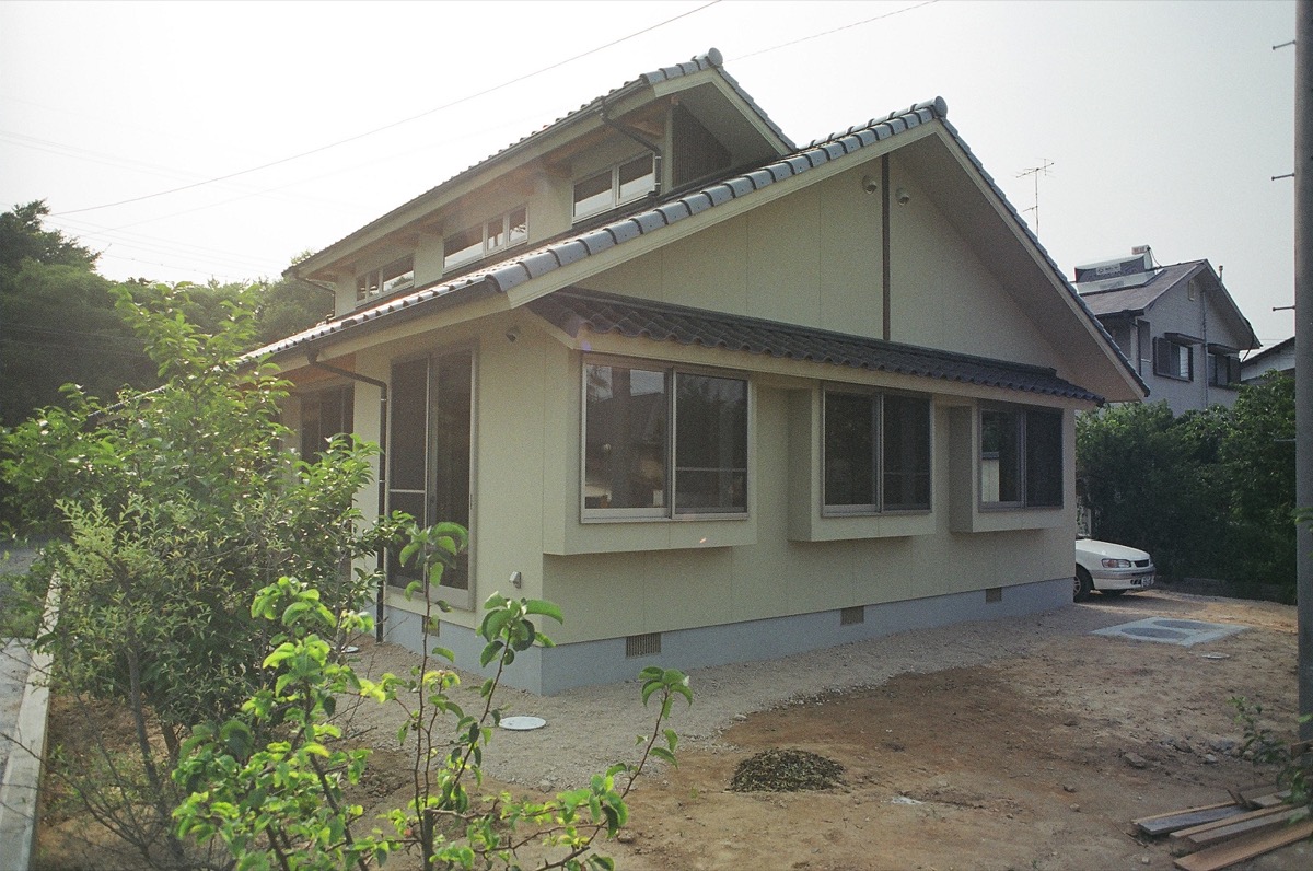 シンプルな間取りに越し屋根の平屋の住まい