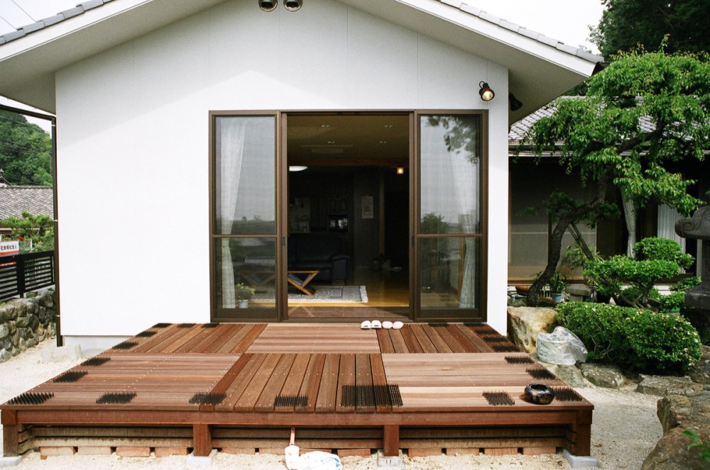 増改築が繰り返された住宅のリビングを明るく快適な空間へリフォーム