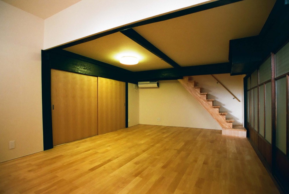 旧街道沿いに建つ古民家をリノベーション