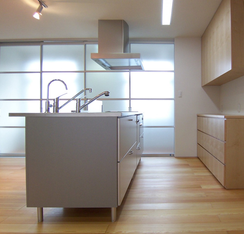 オフィスビルの３階フロアーを住空間へリノベーション。