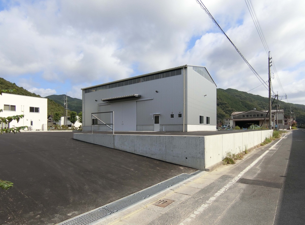 鉄骨造の大型倉庫