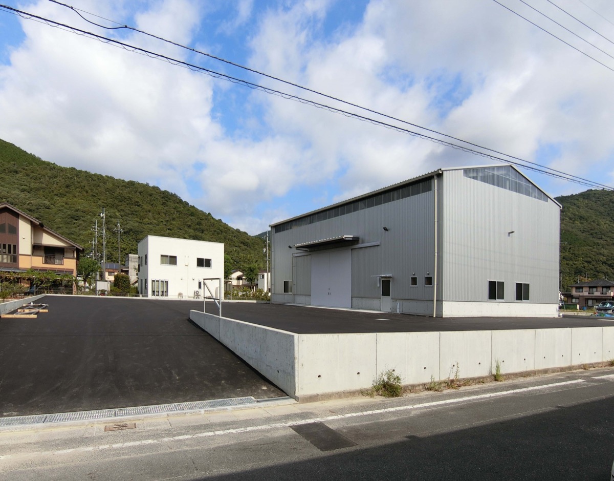 鉄骨造の大型倉庫