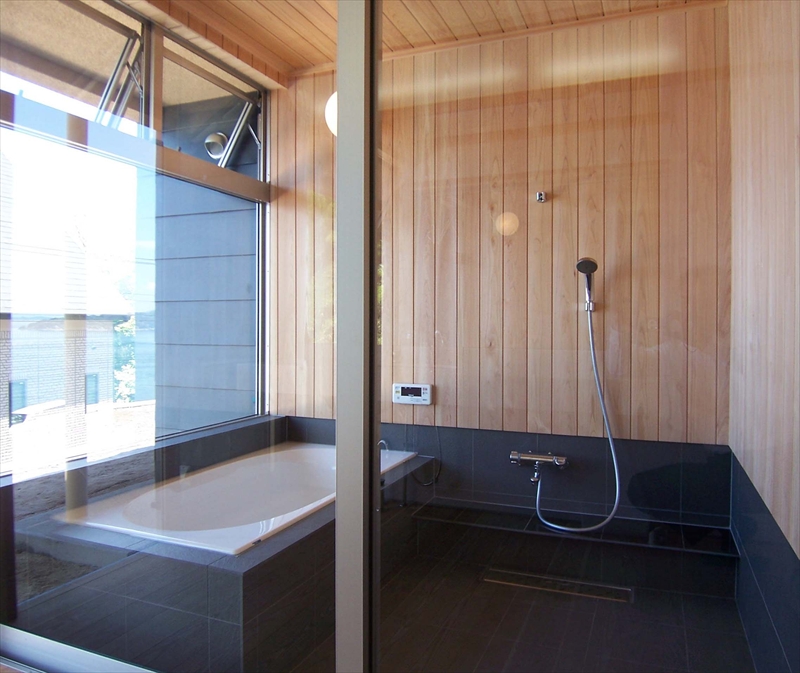 ≪柳井市≫絶景の海を眺め、薪ストーブの暖かさが伝わるスローライフの家