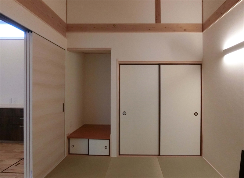 ≪大竹市≫いろりダイニングを楽しむ家