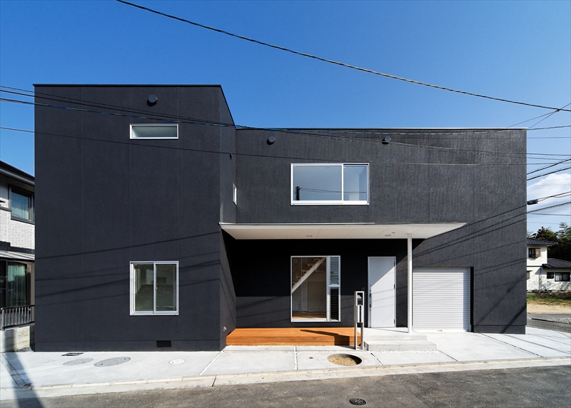 ≪岩国市≫二階リビングを持つシンプルモダンな建物