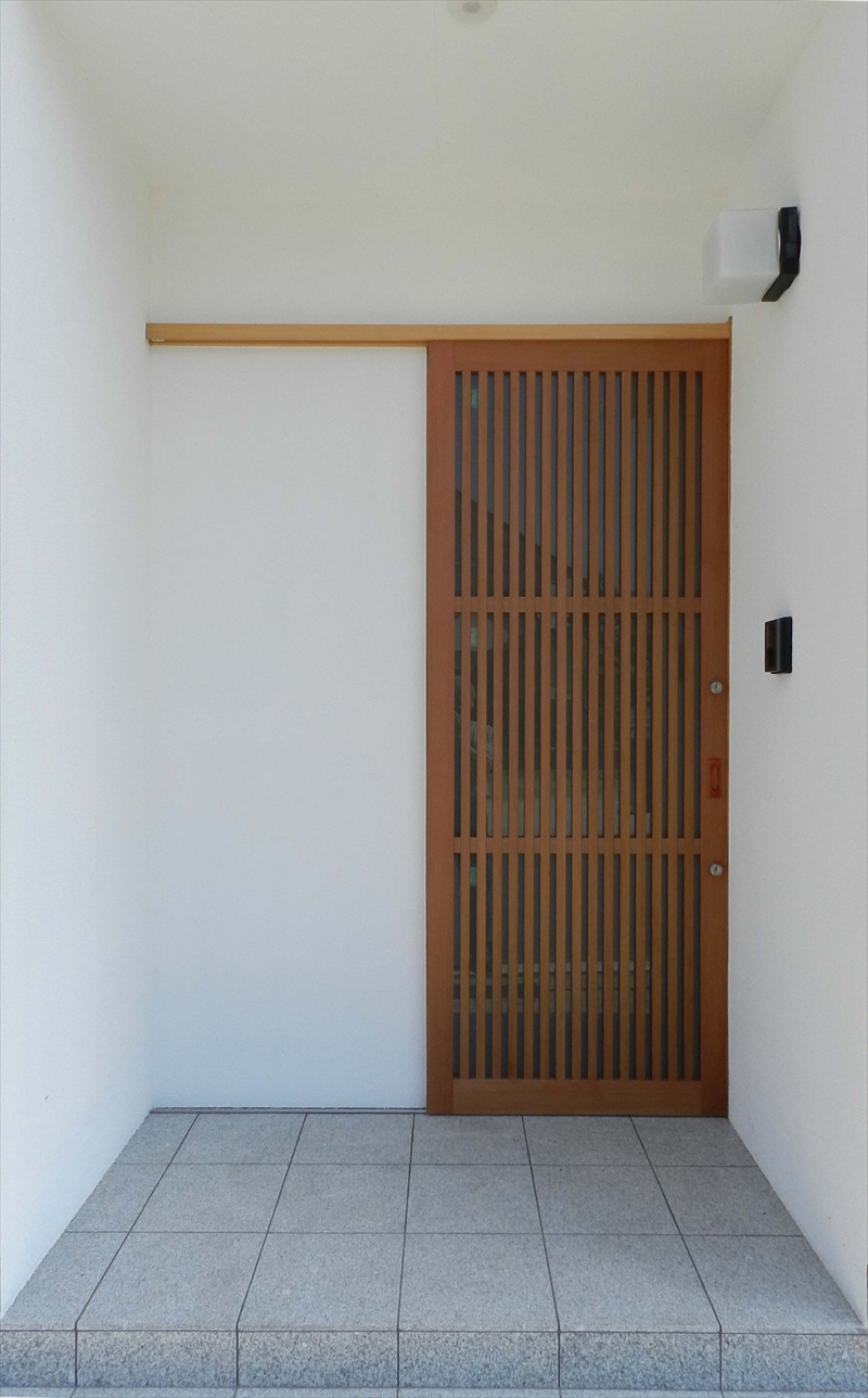 ≪柳井市≫白壁の街に建つ、平屋造りの建物