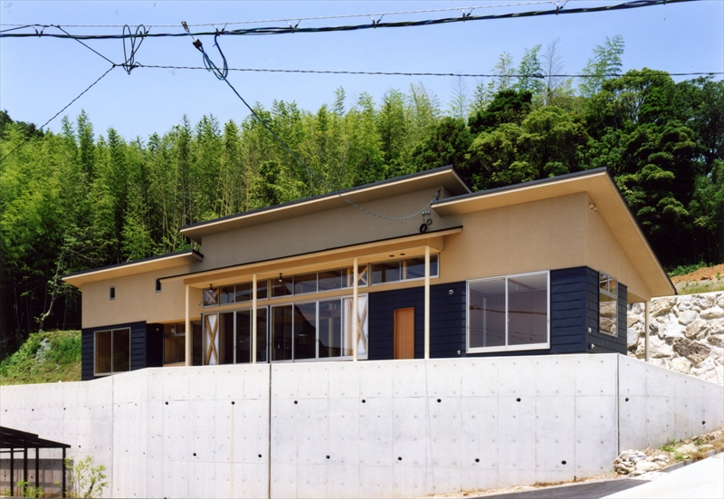 ≪柳井市≫絶景の海を眺め、薪ストーブの暖かさが伝わるスローライフの家