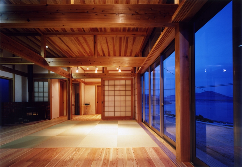 ≪柳井市≫絶景の海を眺め、薪ストーブの暖かさが伝わるスローライフの家