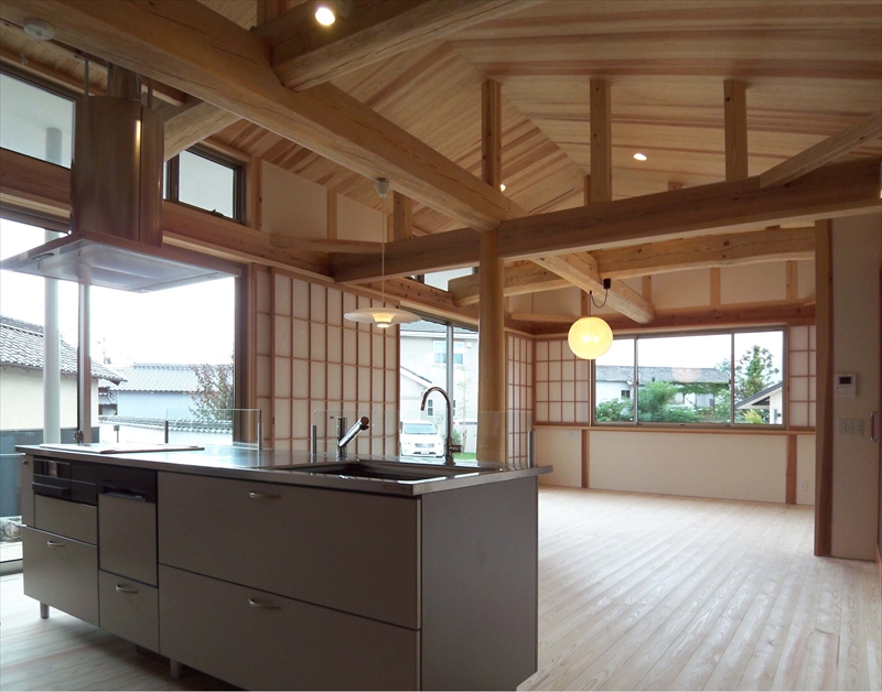 ≪柳井市≫白壁の街に建つ、平屋造りの建物