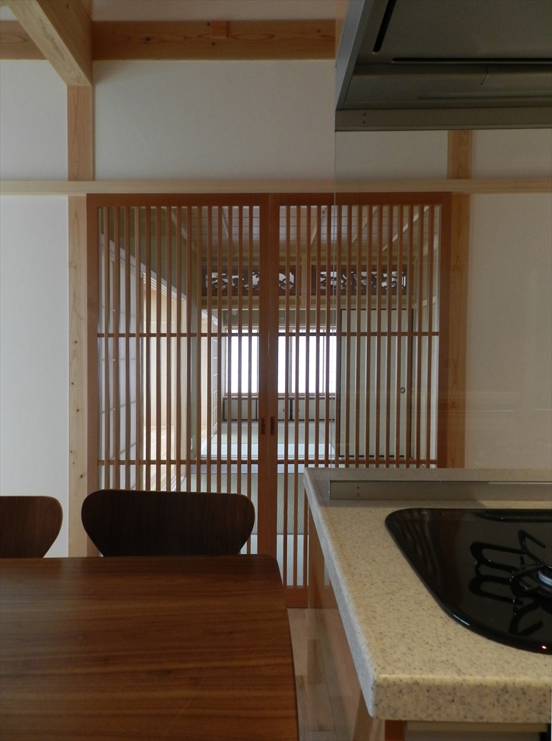 ≪大竹市≫丸太梁と漆喰の平屋造り