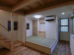 ≪岩国市≫城下町の狭小地で建て替えたコンパクトハウス