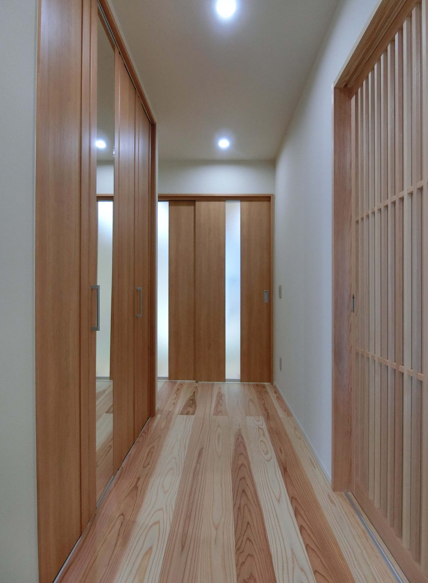 使い方を限定しない自由な空間を取り入れた平屋の建物