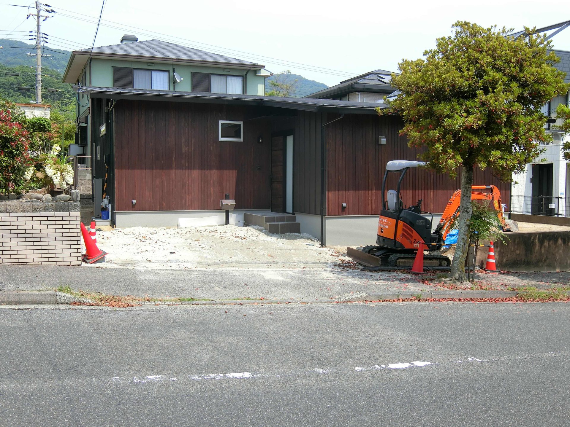 使い方を限定しない自由な空間を取り入れた平屋の建物