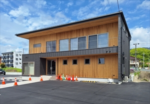 ≪岩国市≫社員の輪と会社の発展を促すエコオフィス　